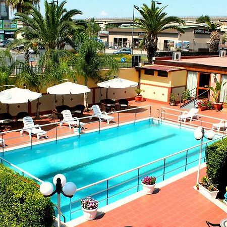Hotel La Villa Мистербианко Екстериор снимка