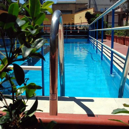 Hotel La Villa Мистербианко Екстериор снимка
