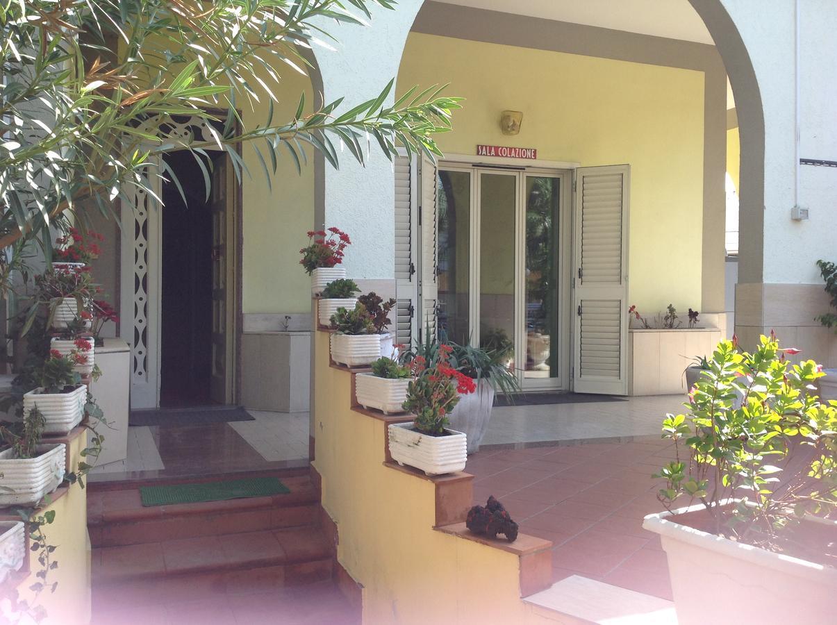 Hotel La Villa Мистербианко Екстериор снимка