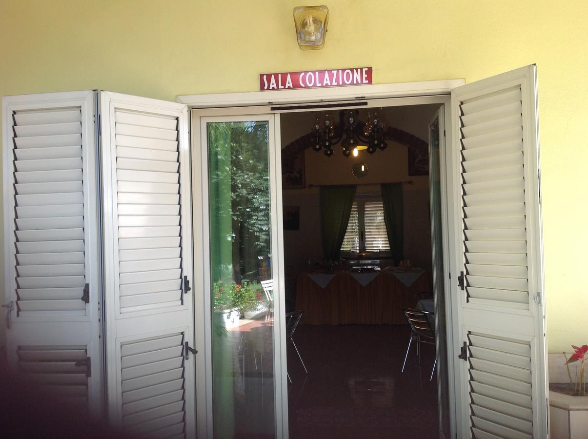Hotel La Villa Мистербианко Екстериор снимка
